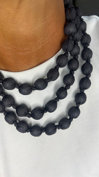 COLLAR LARGO BOLAS FORRADAS