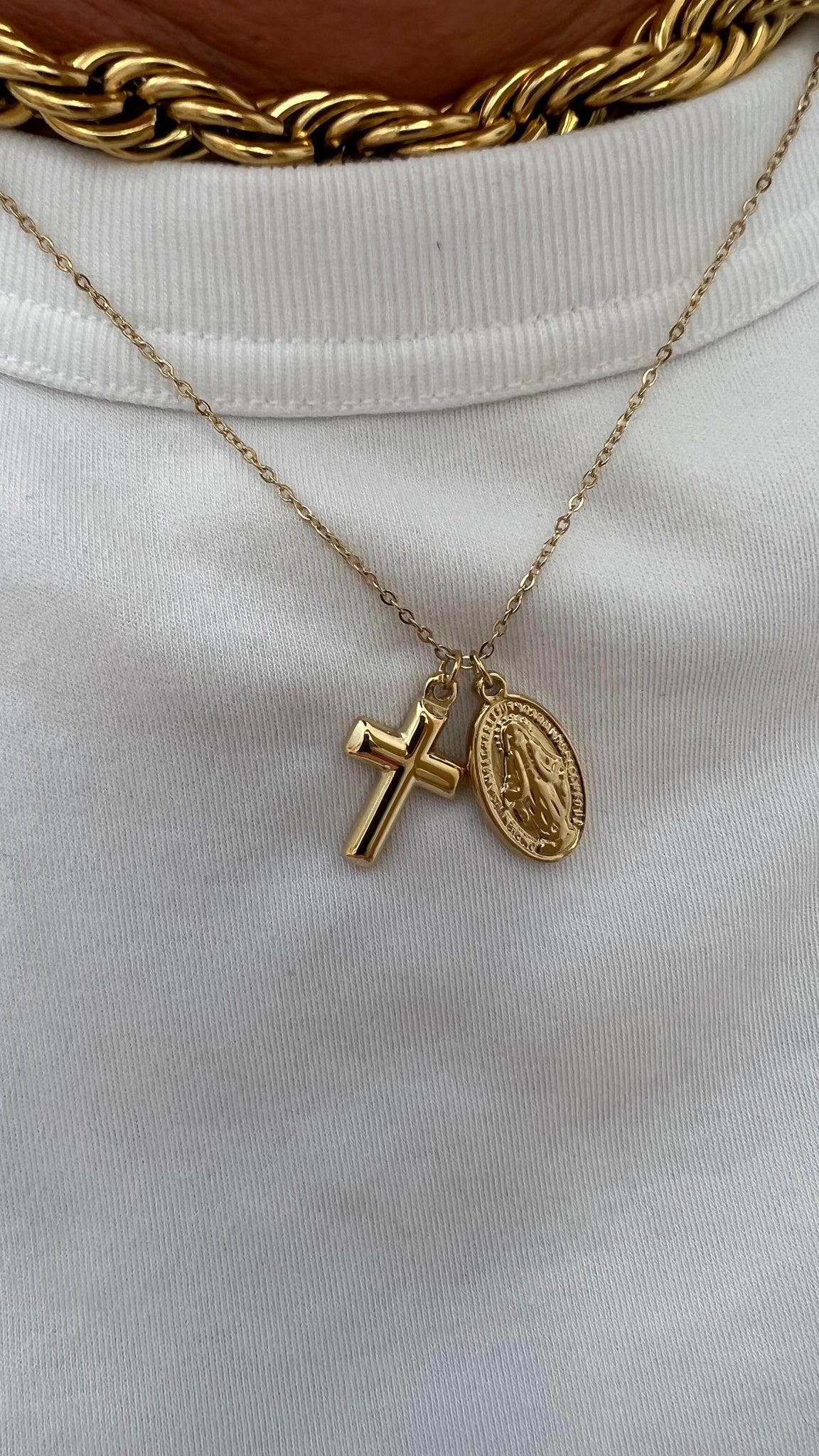 COLLAR CRUZ Y VIRGEN MILAGROSA