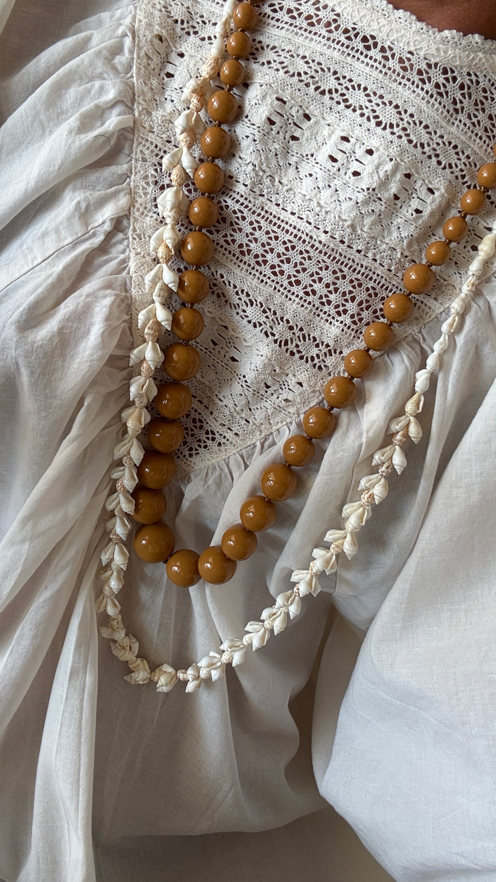 COLLAR LARGO CONCHAS