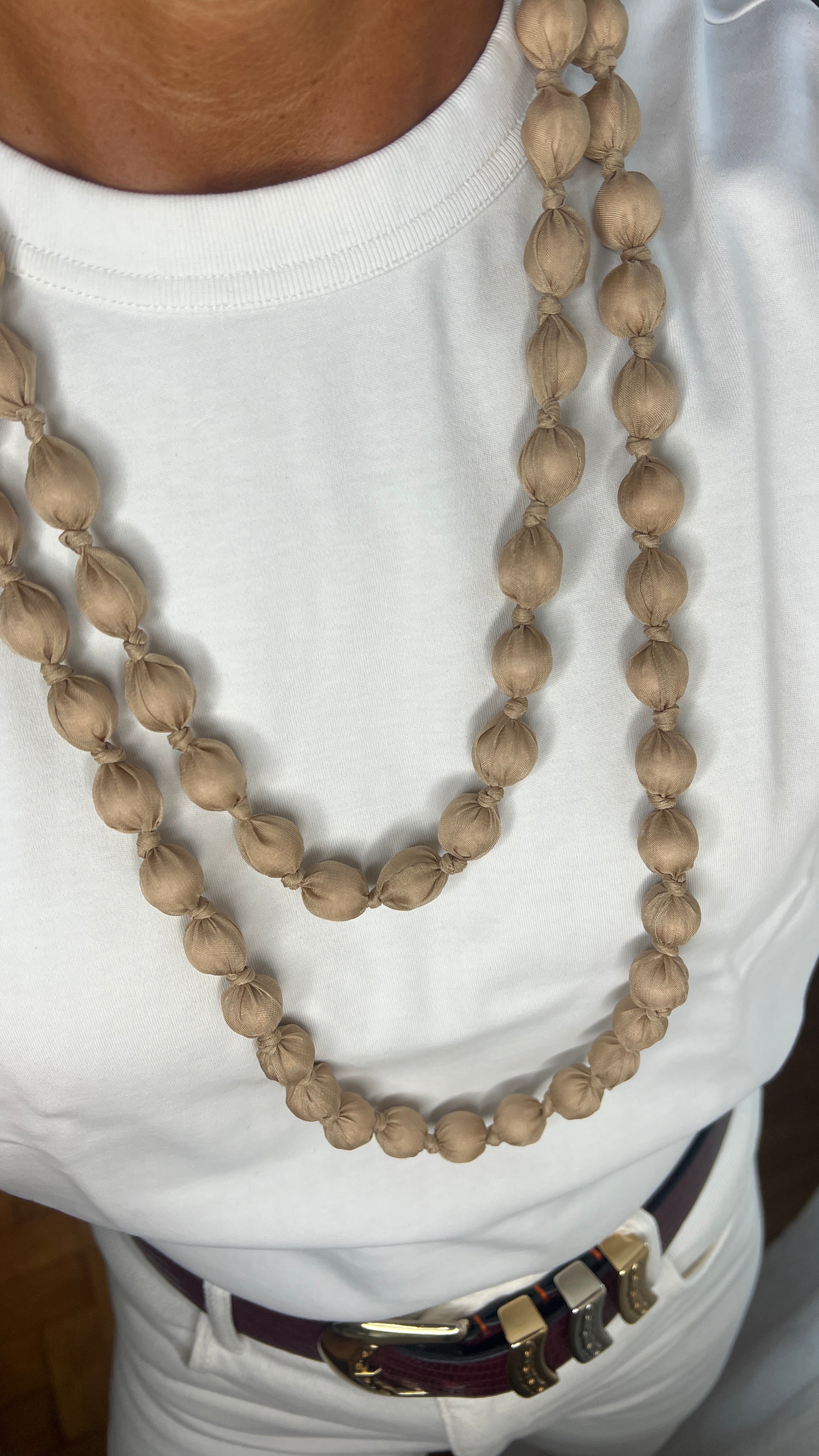 COLLAR LARGO BOLAS FORRADAS