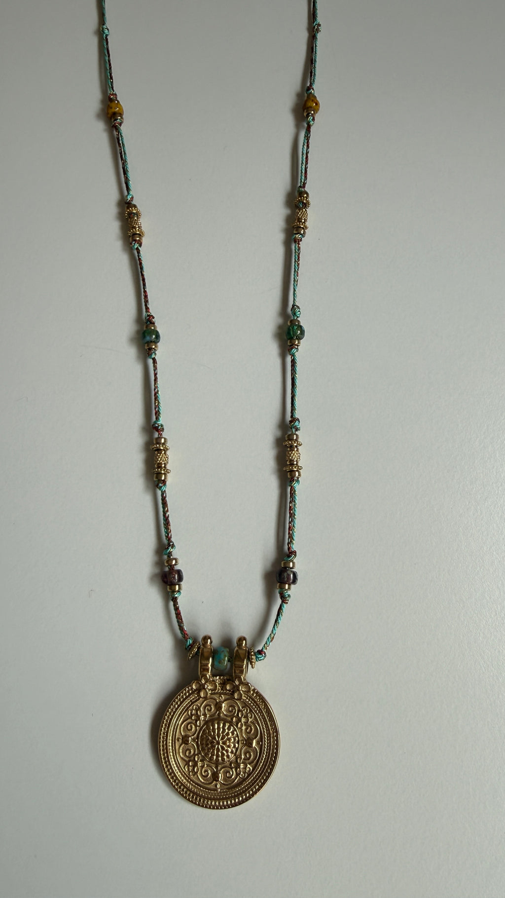 COLLAR LARGO TURCO