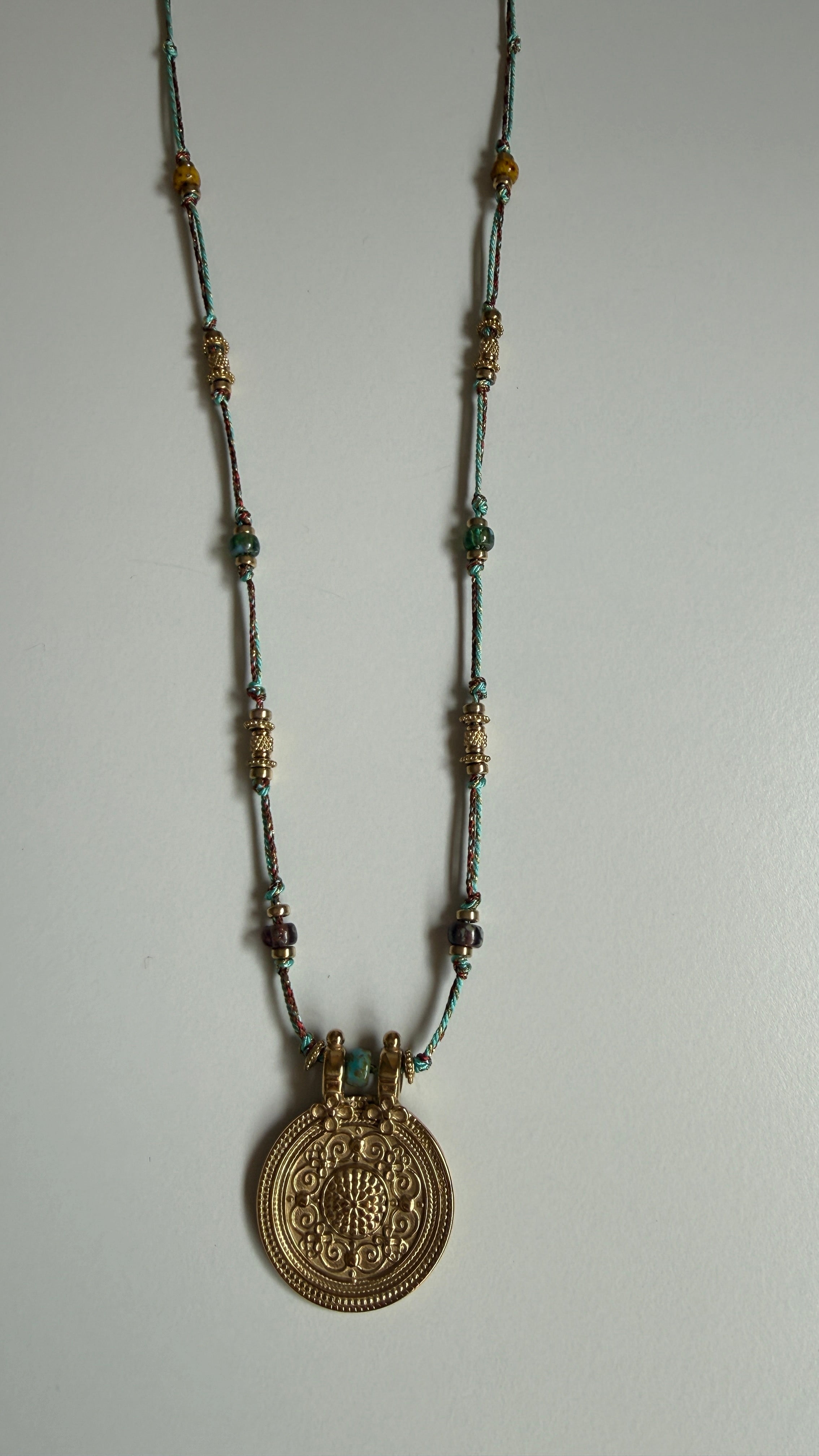 COLLAR LARGO TURCO