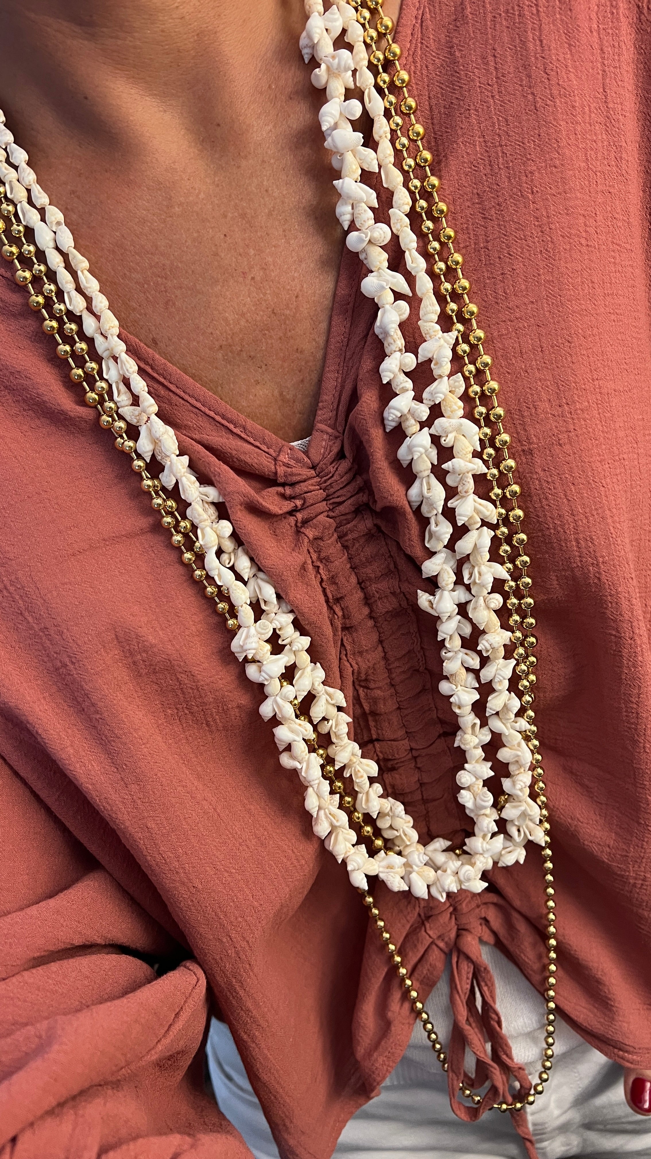 COLLAR LARGO CONCHAS