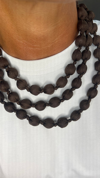 COLLAR LARGO BOLAS FORRADAS