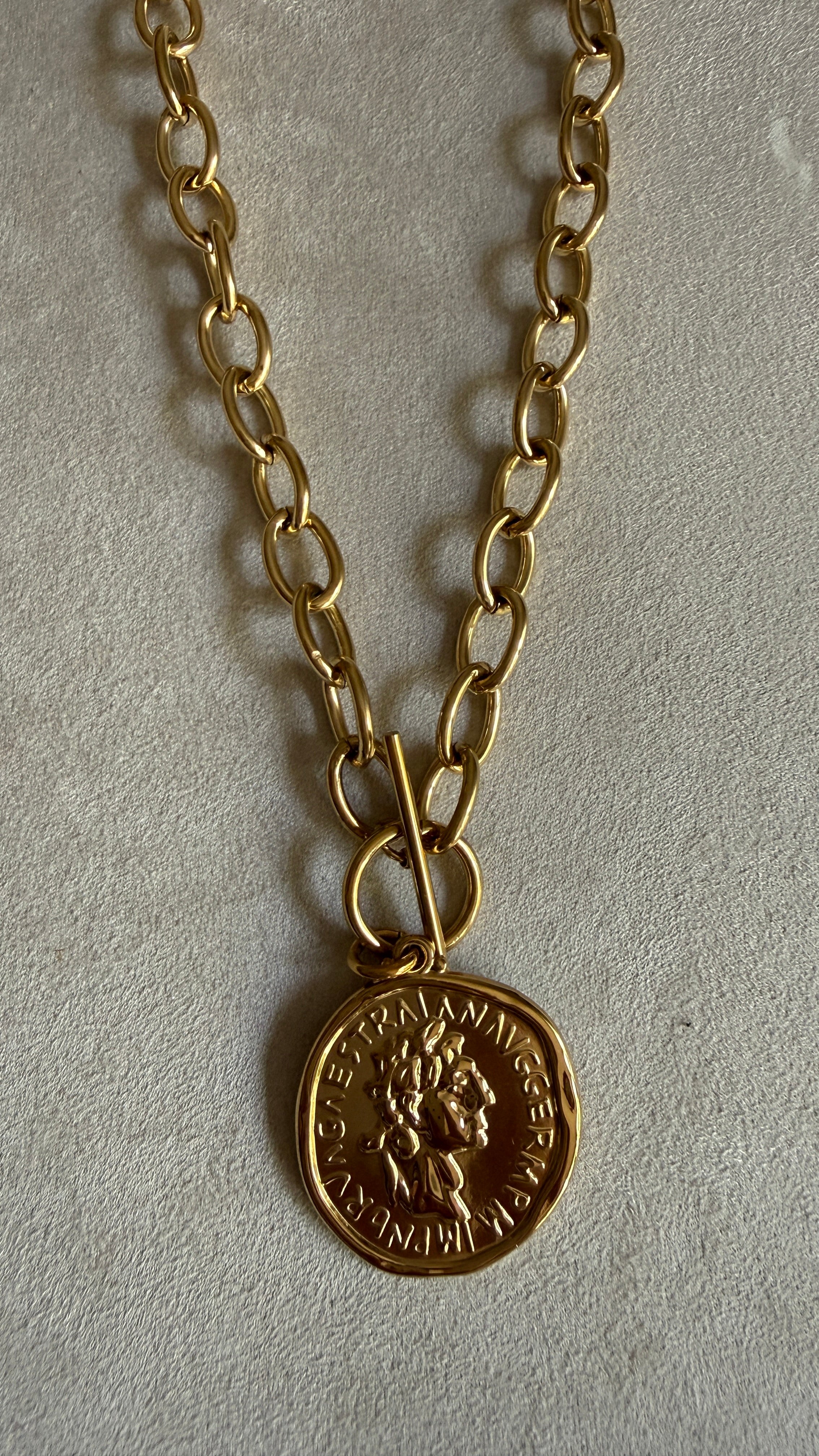 GARGANTILLA MONEDA ROMANA