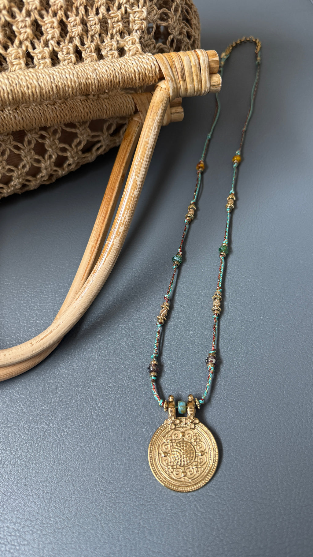 COLLAR LARGO TURCO