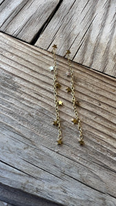 PENDIENTES LARGOS CADENITA ESTRELLAS