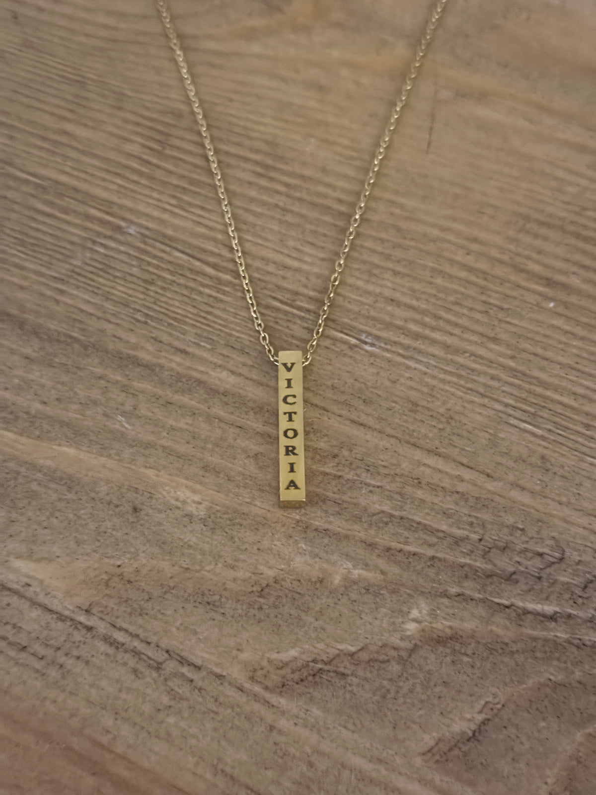 COLLAR PALITO CORTO