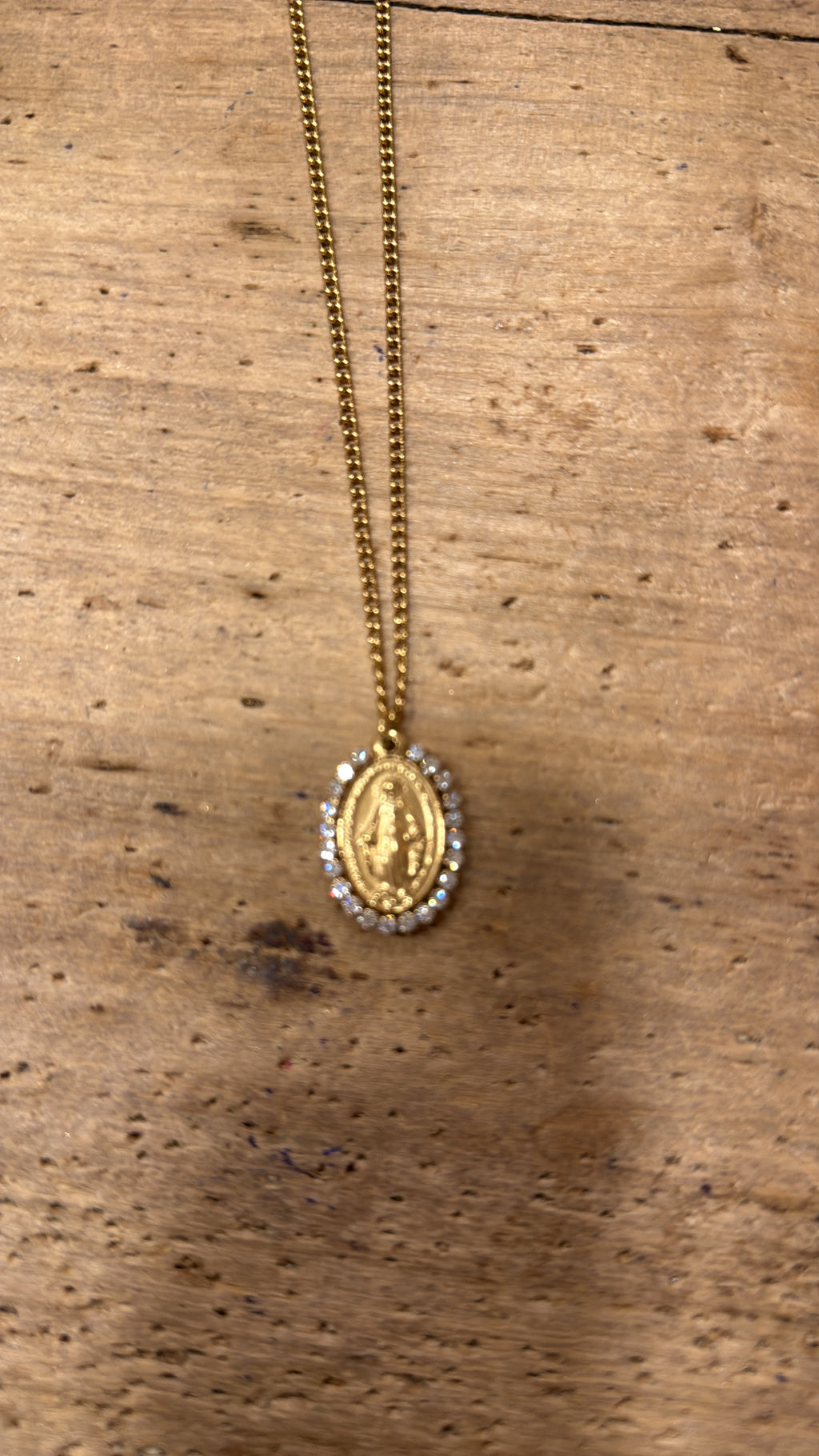 COLLAR VIRGEN MILAGROSA CIRCONITAS