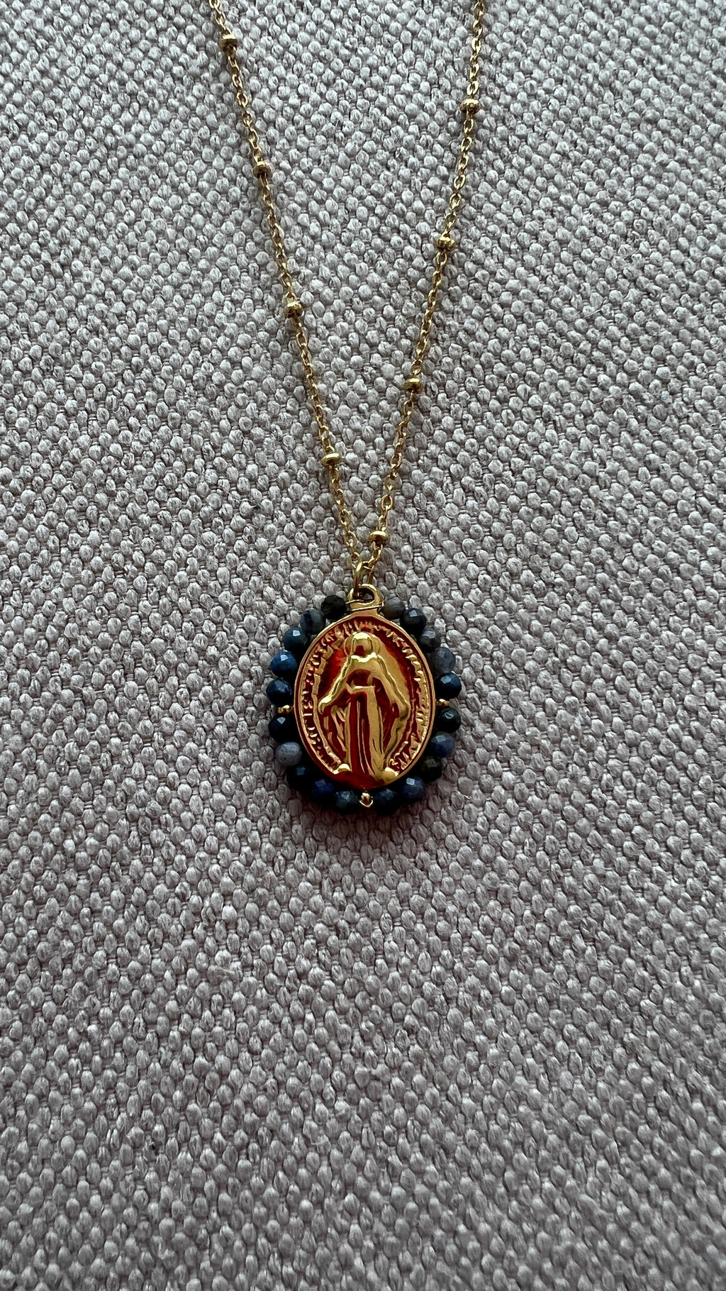 GARGANTILLA MILAGROSA CON PIEDRAS
