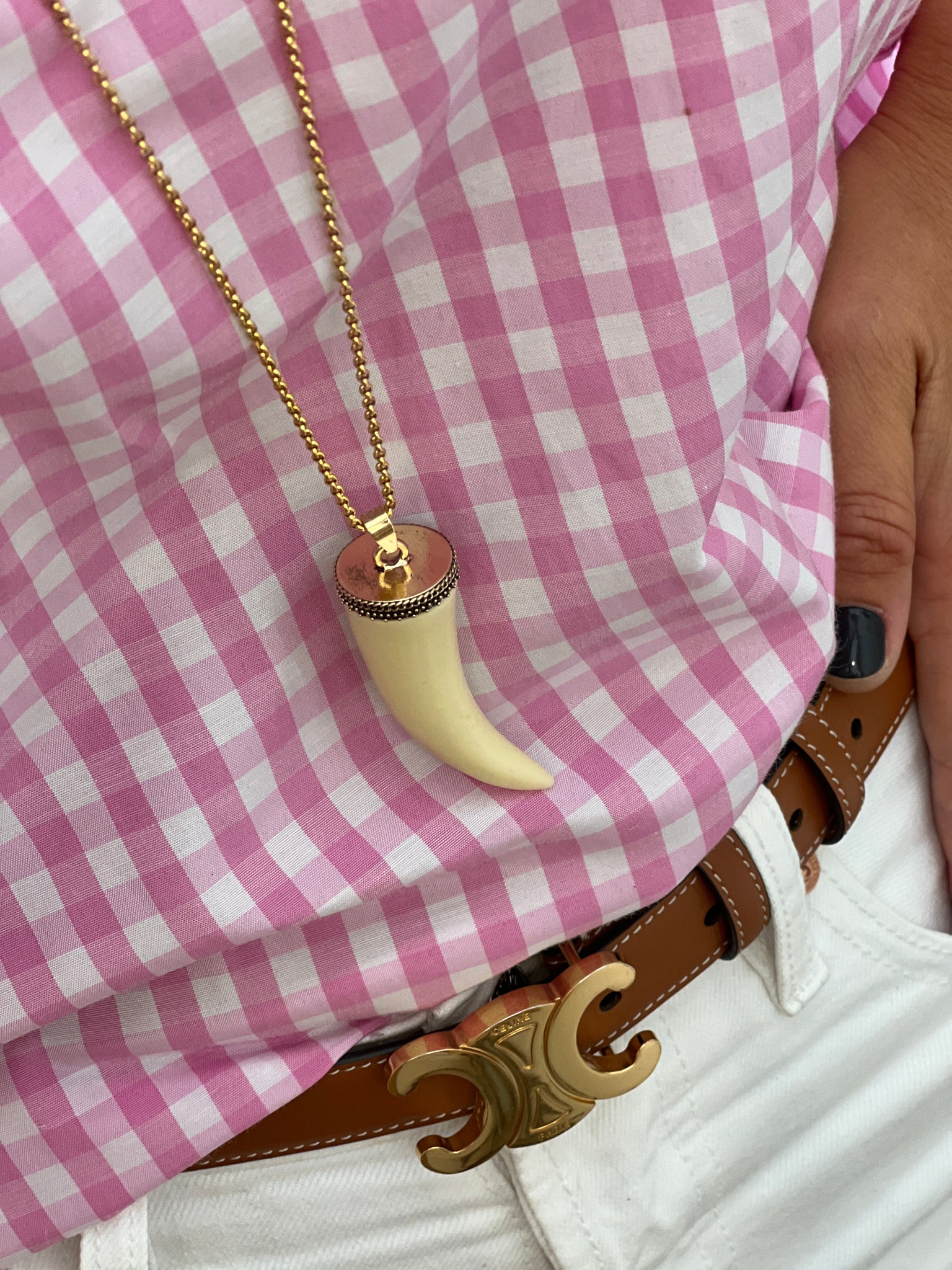 COLLAR LARGO CUERNO BEIGE